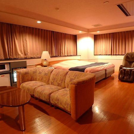 Отель Golf Nirasaki Inter (Adults Only) Экстерьер фото