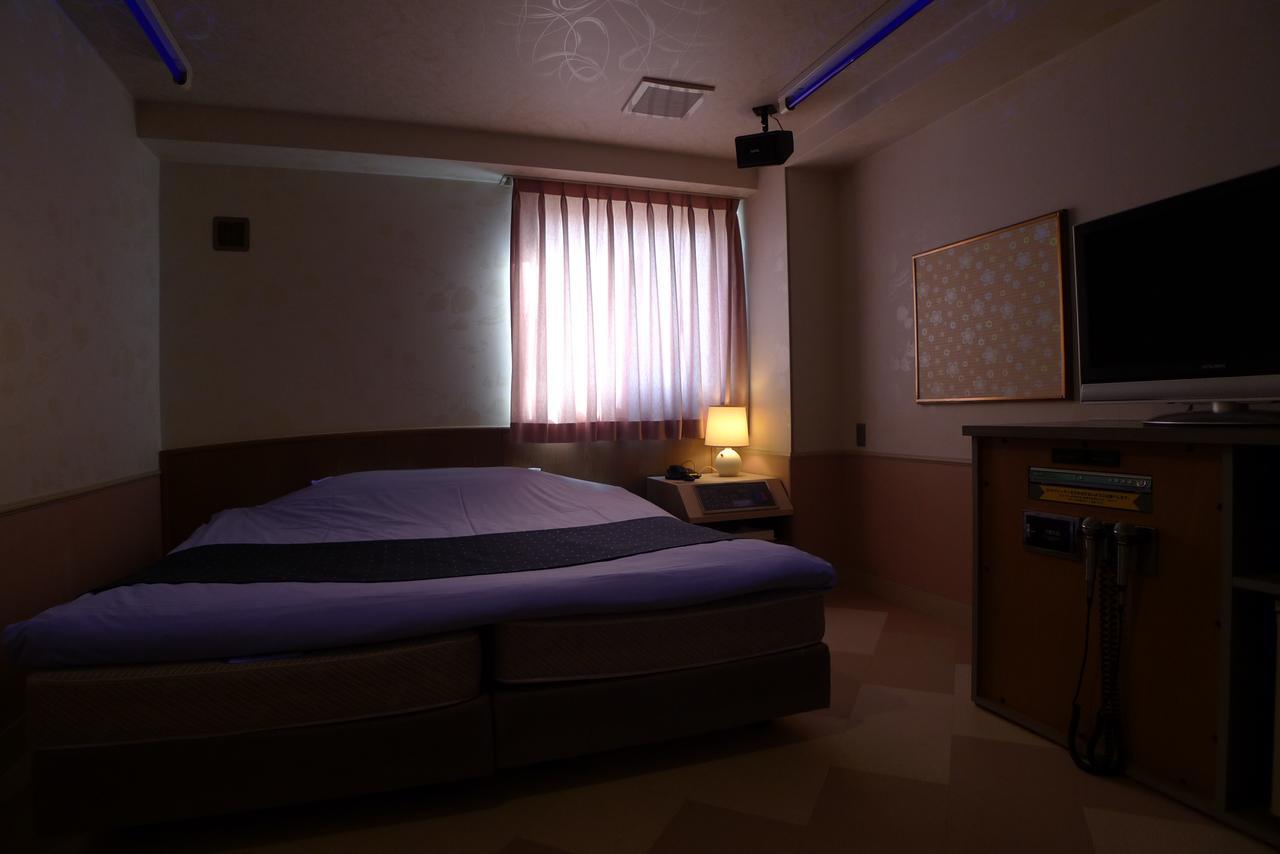 Отель Golf Nirasaki Inter (Adults Only) Экстерьер фото