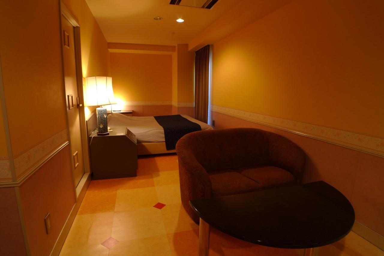 Отель Golf Nirasaki Inter (Adults Only) Экстерьер фото