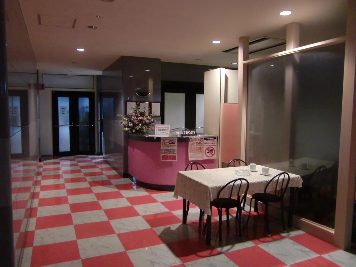 Отель Golf Nirasaki Inter (Adults Only) Экстерьер фото