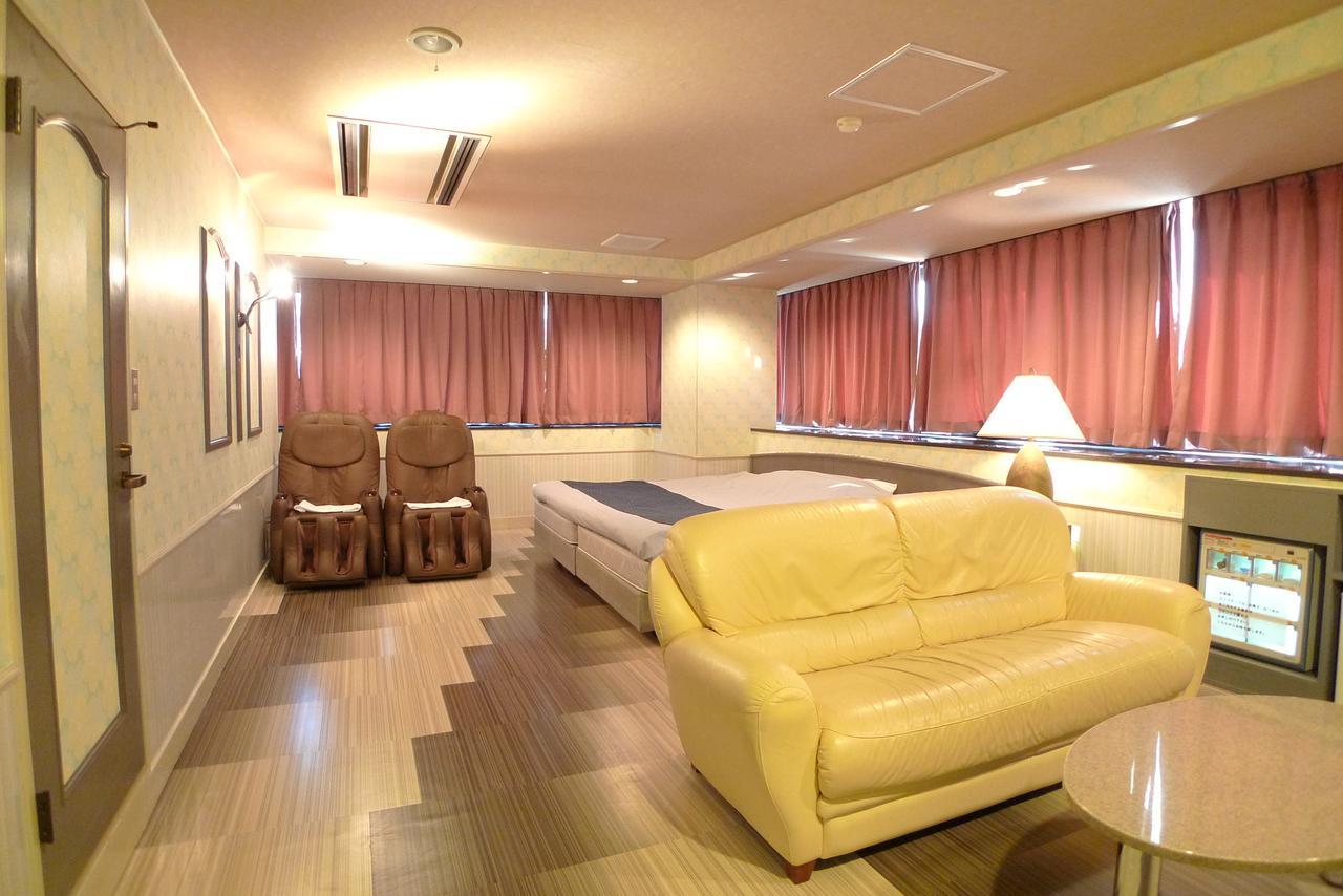 Отель Golf Nirasaki Inter (Adults Only) Экстерьер фото