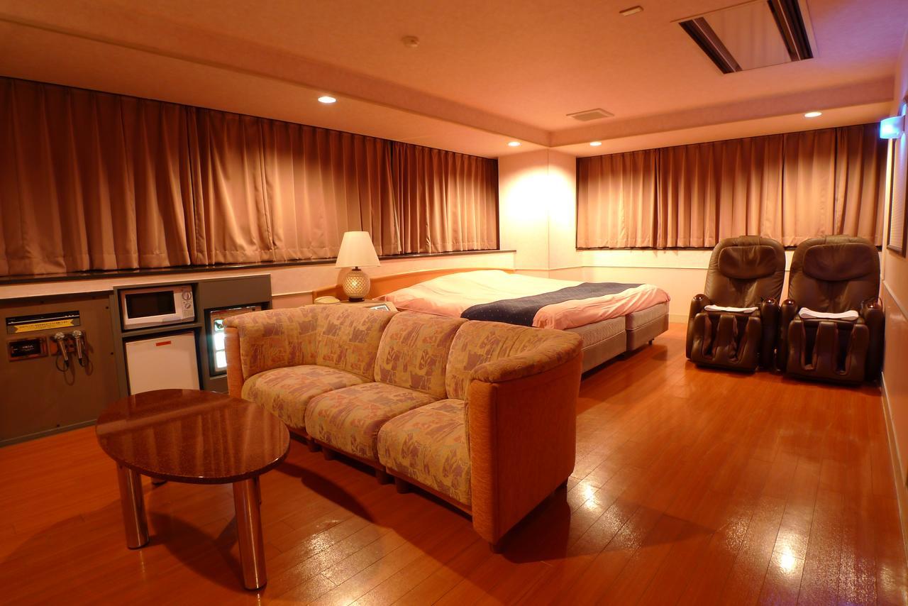 Отель Golf Nirasaki Inter (Adults Only) Экстерьер фото