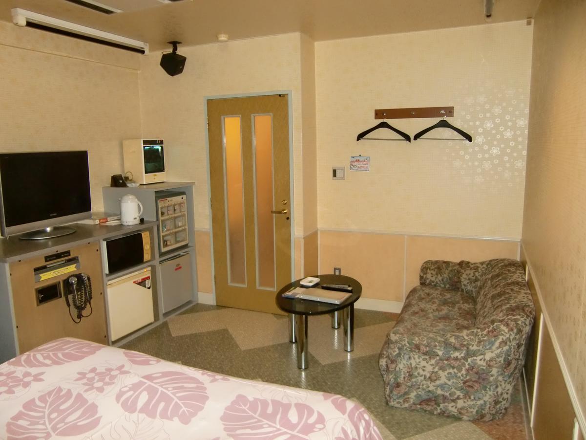 Отель Golf Nirasaki Inter (Adults Only) Экстерьер фото